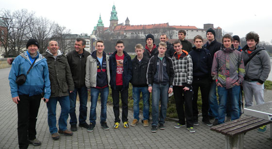 CRO-SLO ekipa u Krakovu na obali Wisle, u pozadini Stari grad